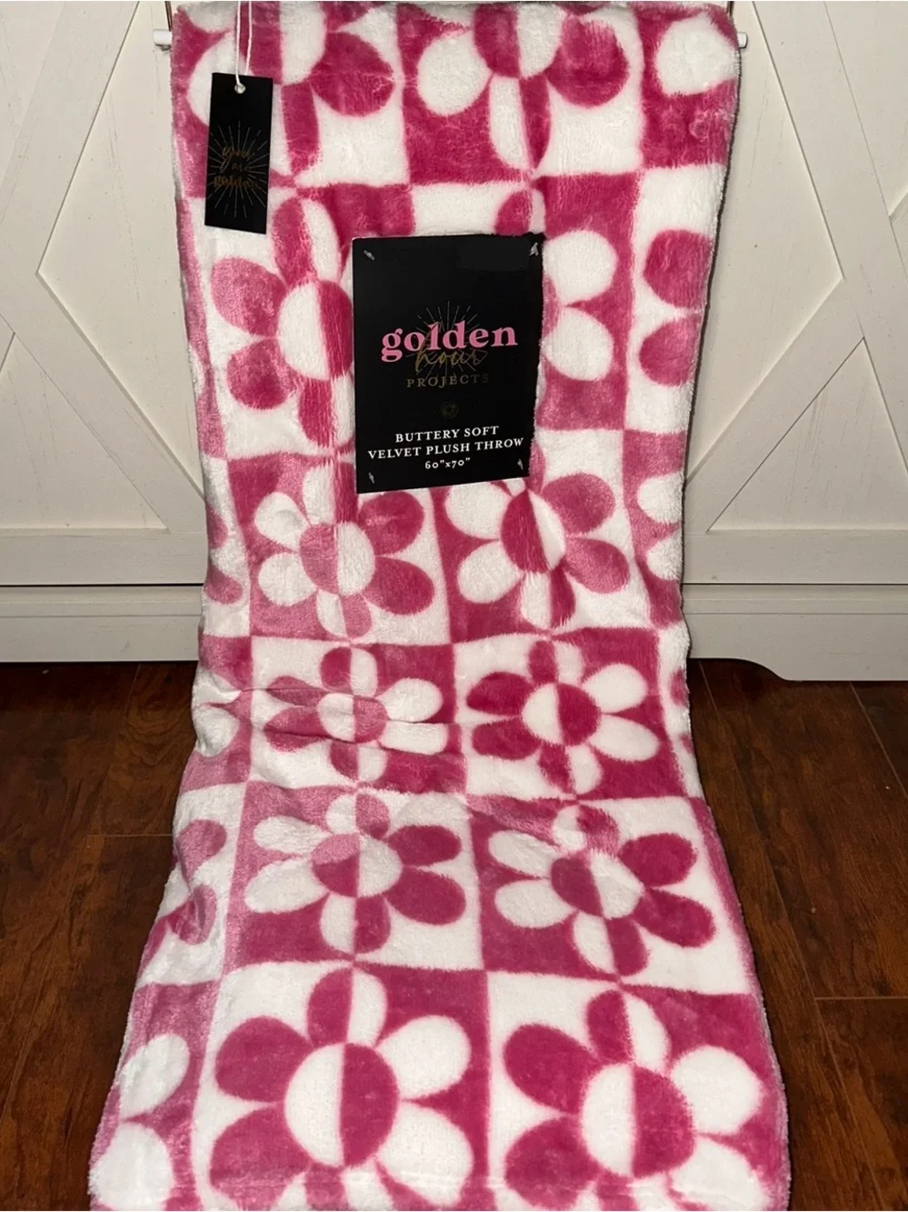 Golden Hour Pink Checkered Daisy Velvet Plush Throw Blanket